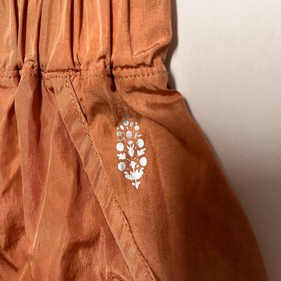 FP Movement Way Home Run Shorts Brushed Apricot Copper Logo Smocked Waist XS - Picture 6 of 7
